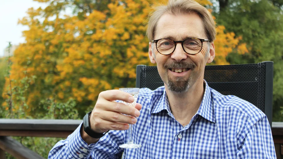 Jesper Ohlson tävlar i SM i snapsvisor