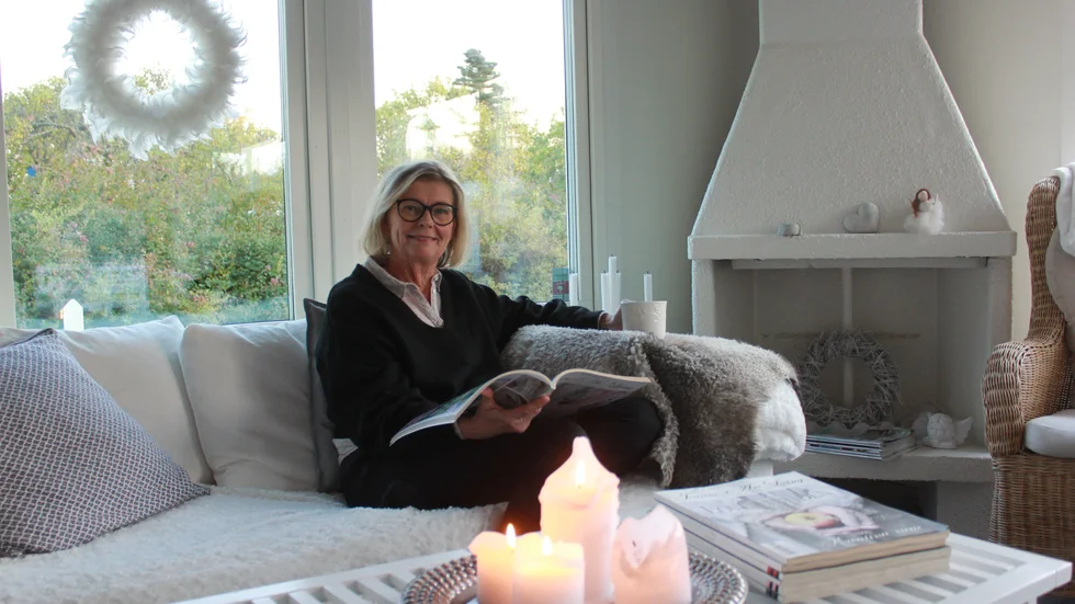 Vid en mammografiundersökning för nio år sedan upptäcktes en knöl i Pia Elofssons högra bröst. "Senare visade det sig inte bara vara en, utan tre cancertumörer, så istället för att ta en tårtbit opererades hela bröstet bort", säger Pia, som i dag är fullt frisk. Enda skillnaden är att hon går på mammografi varje år, istället för vartannat.