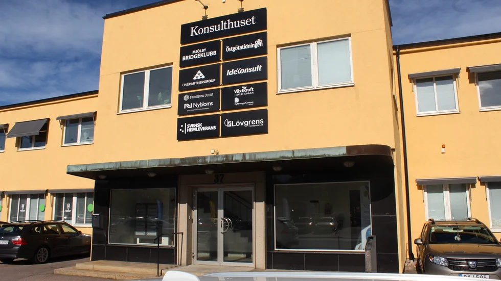 Det blir ingen delning av företagarföreningen Växtkraft. En ny styrelse ska väljas vid ett extra årsmöte 21 oktober.