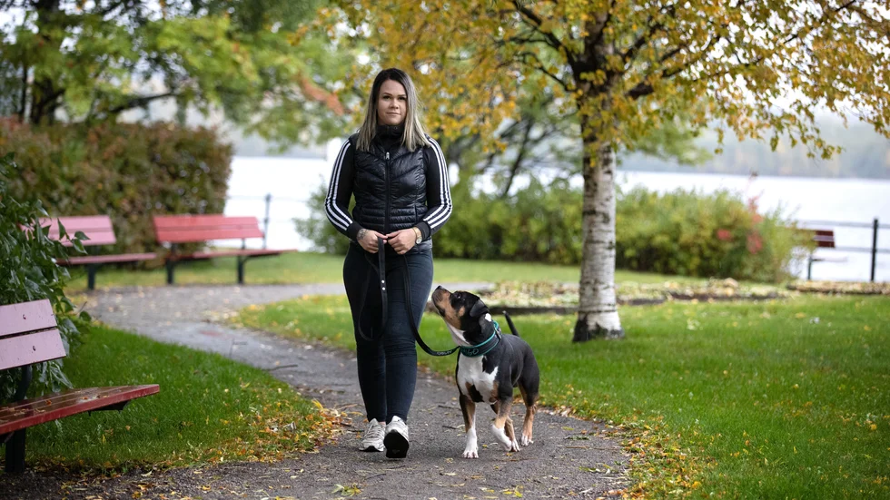 Amanda Lundberg, Öjebyn, är en av flera medborgare som har lämnat in ett medborgarförslag om en hundpark.