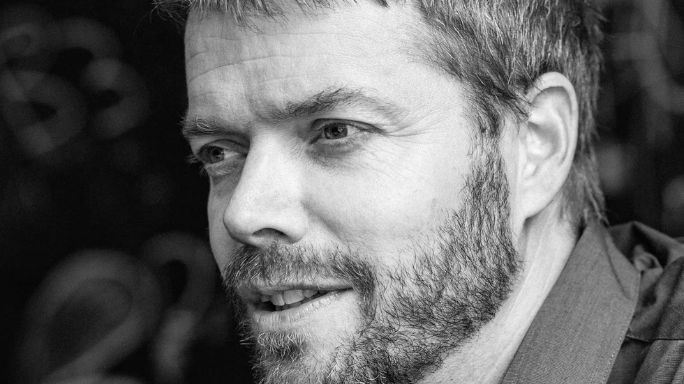 Fredrik Frängsmyr har inspirerats av Sjöbotten i nya romanen "Yogaupproren". 