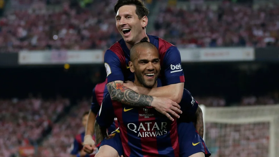 Dani Alves är på väg tillbaka till Barcelona.