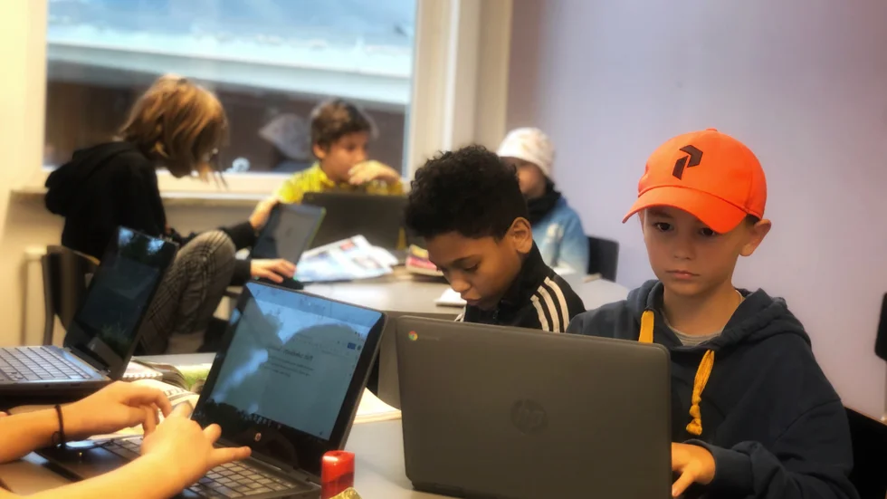 Joel Amani Wandfelt hade flera frågor om "fake news" och hur man undvek dessa. Frode Björklund började med rubriksättningen. 