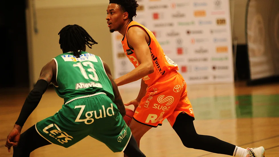 Kamau Stokes och Sheriff Drammeh hamnade i olika huvudroller. 