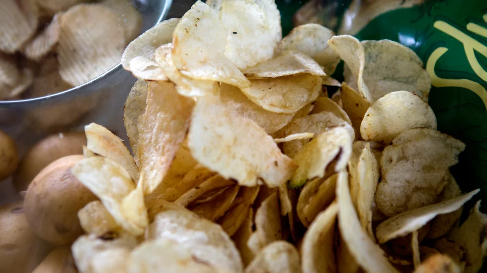 De fyra ungdomarna planerade att ha en helkväll med chips, läsk och godis som de stulit från en butik i Uppsala.