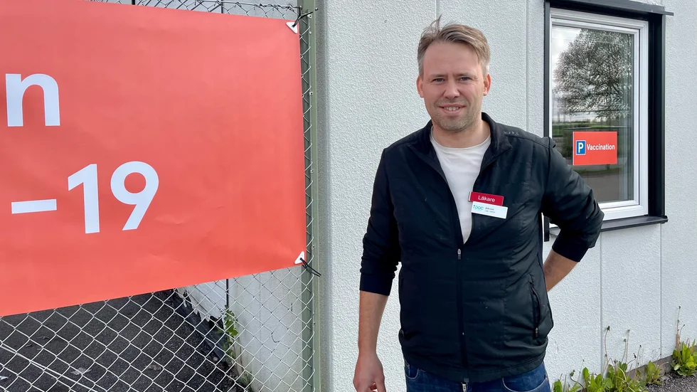 Erik Lind, läkare och den som driver Idoc, tycker att det är roligt och viktigt att vaccineringen av den breda allmänheten äntligen har startat. 