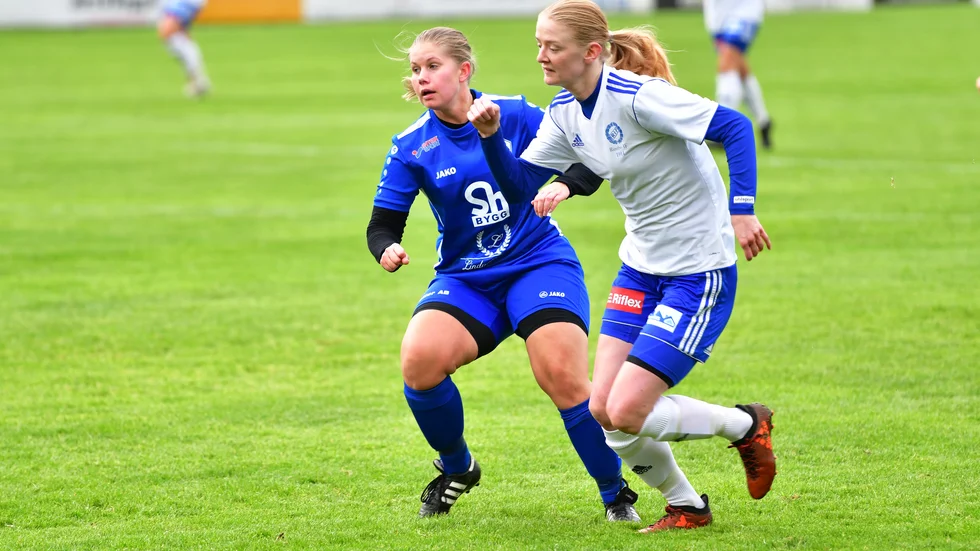 Seniormatch i division II på Björkparken i maj 2021. Nu har blåtröjade Film inte längre något seniorlag i seriespel.