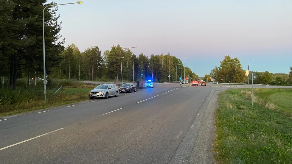 En olycka i en korsning som för länge sedan borde ha varit en rondell, anser skribenten.
