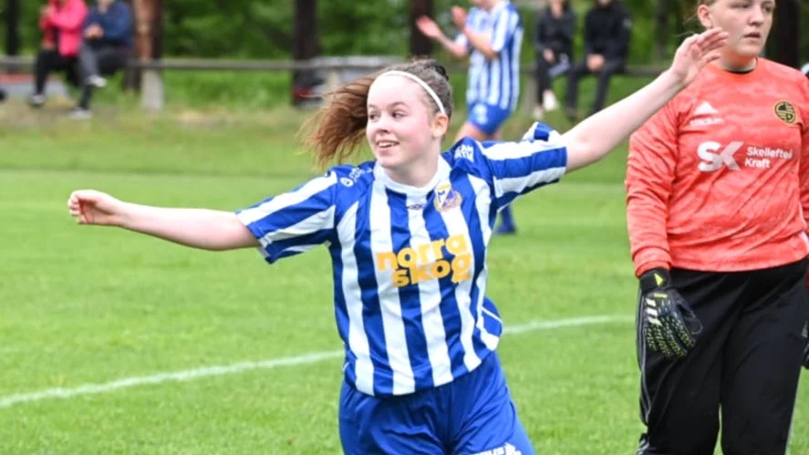 Medles Emma Lundqvist Johansson jublar efter sitt 4–0-mål.