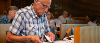Centern ifrågasätter satsningen på arbetskläder: "Ingen har förbjudit dem att köpa det tidigare"