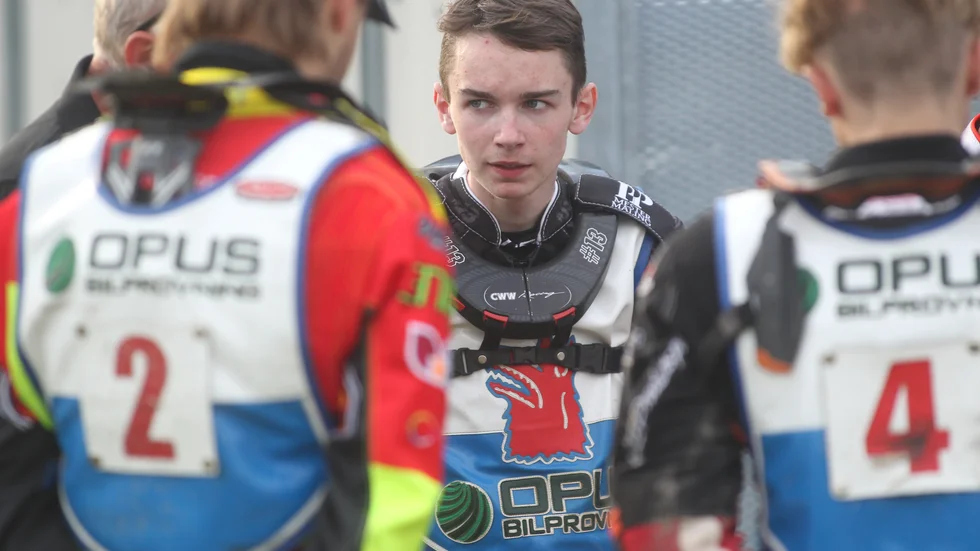 Chris Wennerström tog för sig ordenligt på ovalen i Västervik.
