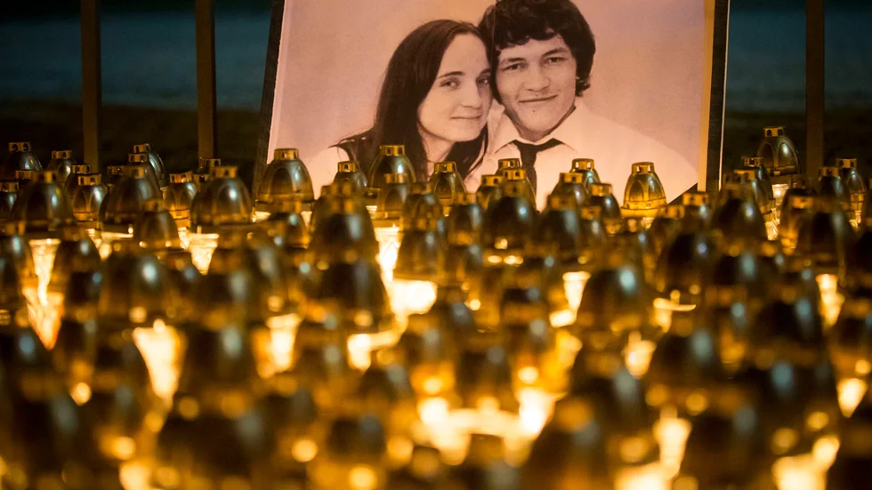 Den slovakiske journalisten Ján Kuciak och hans flickvän Martina Kusnirova mördades kallblodigt i februari 2018. Dådet väckte stor avsky och paret hyllades i samband med stora demonstrationer i landet. Arkivbild.