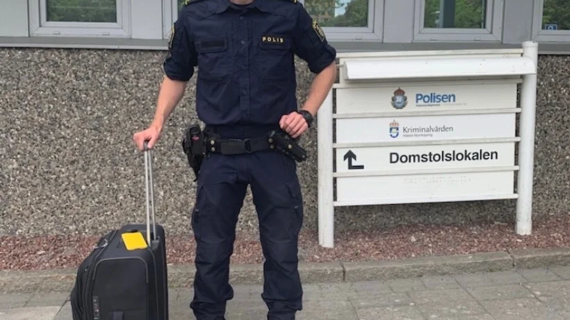 Supporter polisen Robin Eliasson är på väg till fotbolls-EM i Spanien.