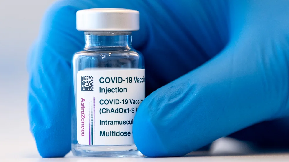 Det är ännu oklart om personer under 65, som fått en dos av Astra Zenecas vaccin, ska få dos två eller byta till annat vaccin.