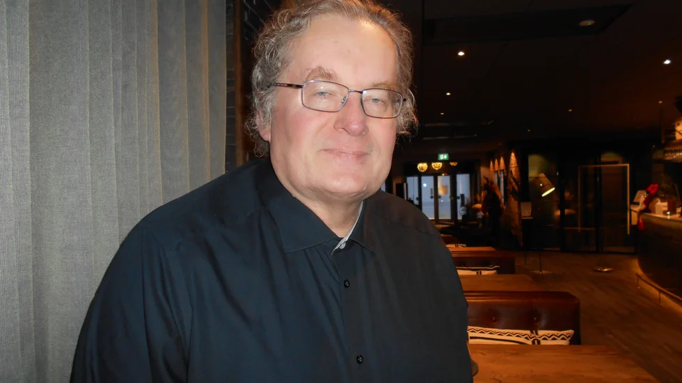 Jimmy Stenman, kassör för RFSL Piteå älvdal, tycker att sex månaders karenstid är för lång tid för att få ge blod när det finns blodbrist i landet.