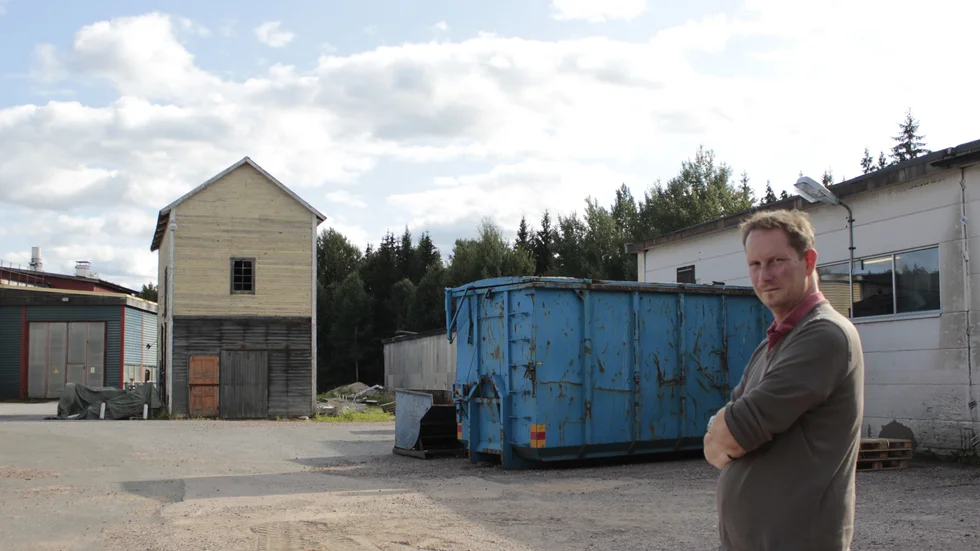 Erik Johansson, VD för Ydre Åkeri på den nyförvärvade fastigheten för den nya verksamheten.