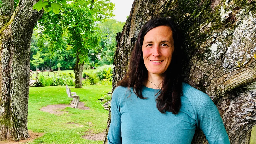 ”Många säger att de tränar mycket. Men då kanske det handlar om en timme om dagen. Det innebär att du fortfarande har femton timmar där du är stillasittande, förutsatt att du sover åtta timmar”, säger Malin Sigefjord som driver eget företag inom hälsa och hållbarhet.