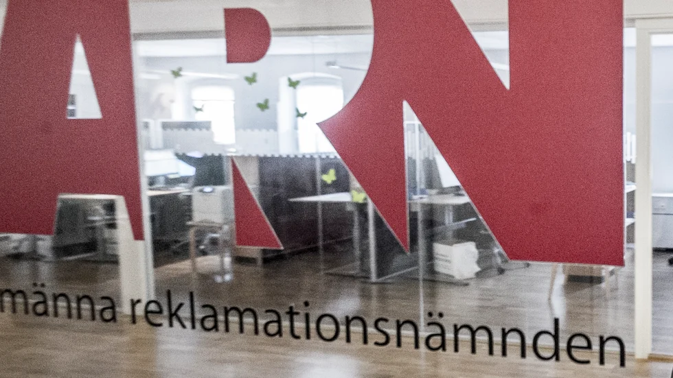En kvinna i Nyköping får rätt av Allmänna reklamationsnämnden efter att ha nekats fullständig återbetalning av en jacka hon köpt på nätet. Arkivbild.