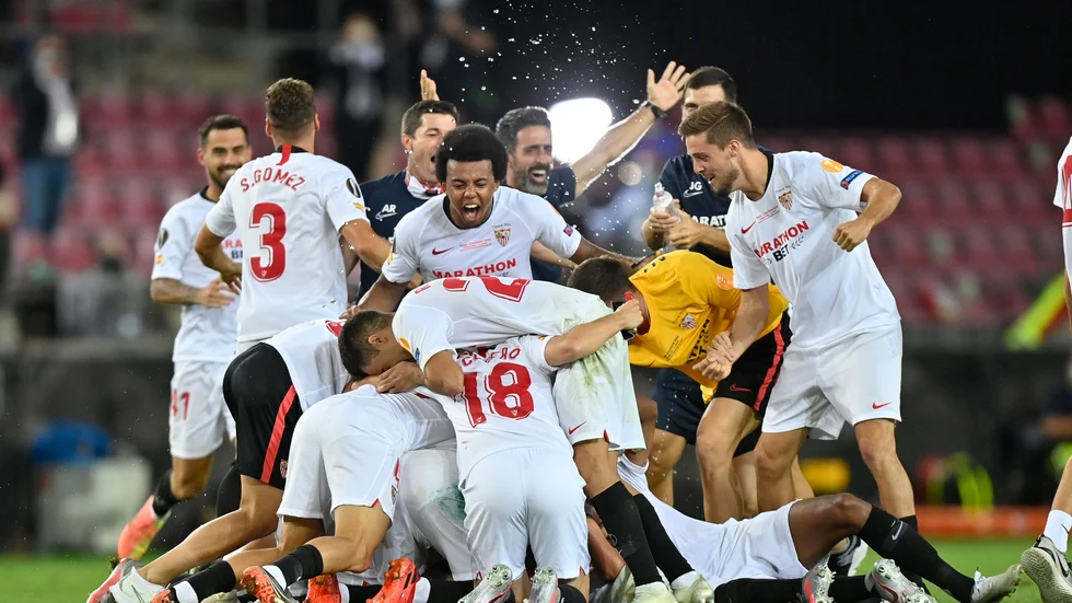 Sevilla vann Europa League inför tomma läktare 2020. Arkivbild.