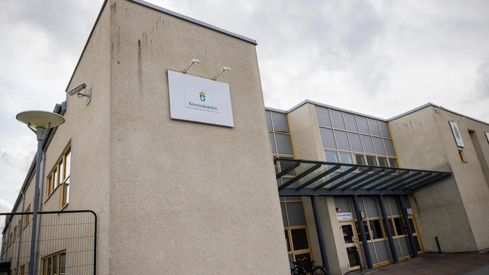 Den nu dömde mannen har varit en flitig besökare i polishuset i Visby.