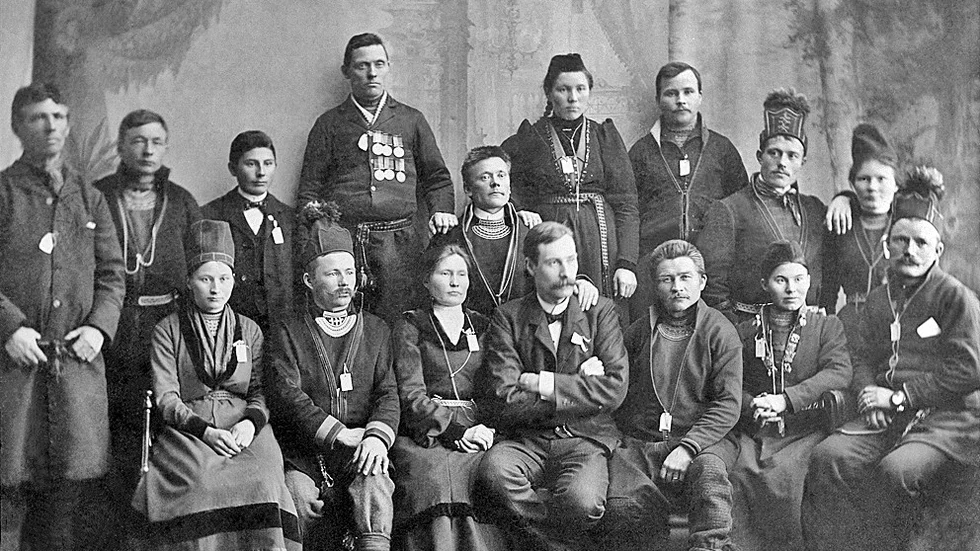 Samernas första folkbildningskurs i Norra Real i Stockholm 1905. Karin Stenberg, andra från höger, främre raden.