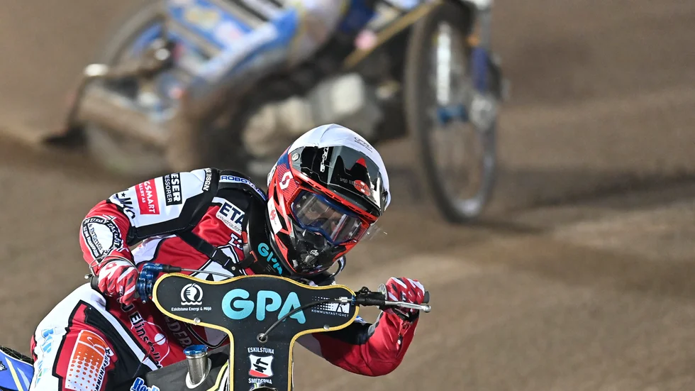 Pontus Aspgren gjorde en bra match men fick se sitt Smederna förlora den första finalkampen.