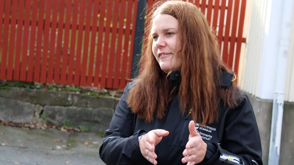 Linn Lagerström jobbar som byggnadsinspektör på miljö– och byggnadsförvaltningen i Vimmerby och Hultsfred. Det är hon som handlägger tillsynsärendet kring fastigheten Eken. "Ett rivningsföreläggande är väldigt knepigt och den absolut sista utvägen.", säger hon.