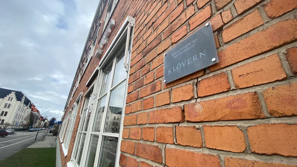 Klövern äger bland annat fastigheten där Södermanlands Nyheter sitter, på Fruängsgatan i Nyköping.