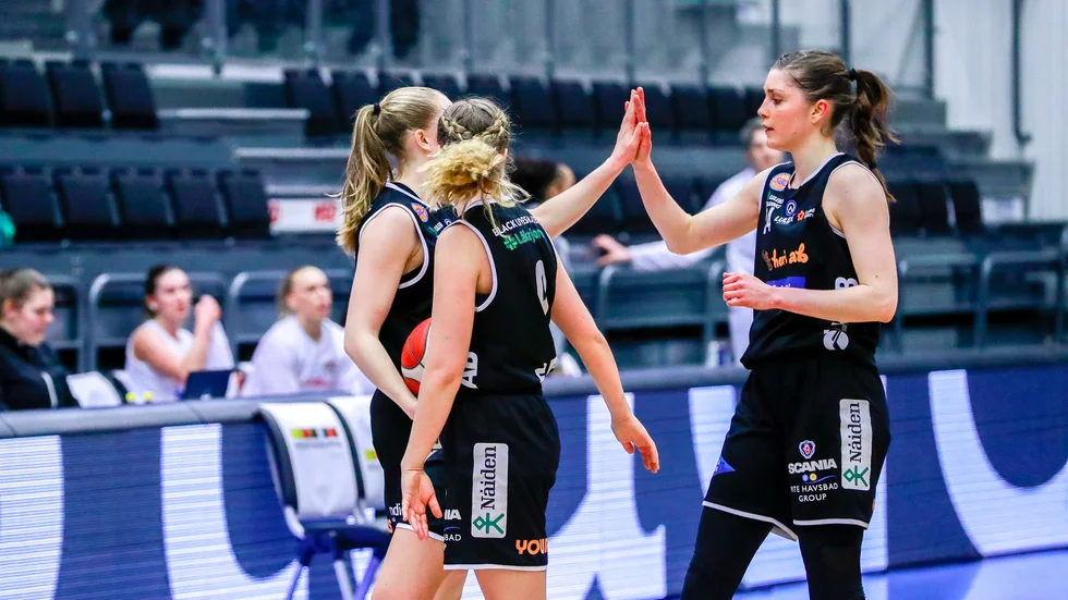 Josefin Vesterberg och Luleå Basket tog sin fjärde raka seger i Basketligan.