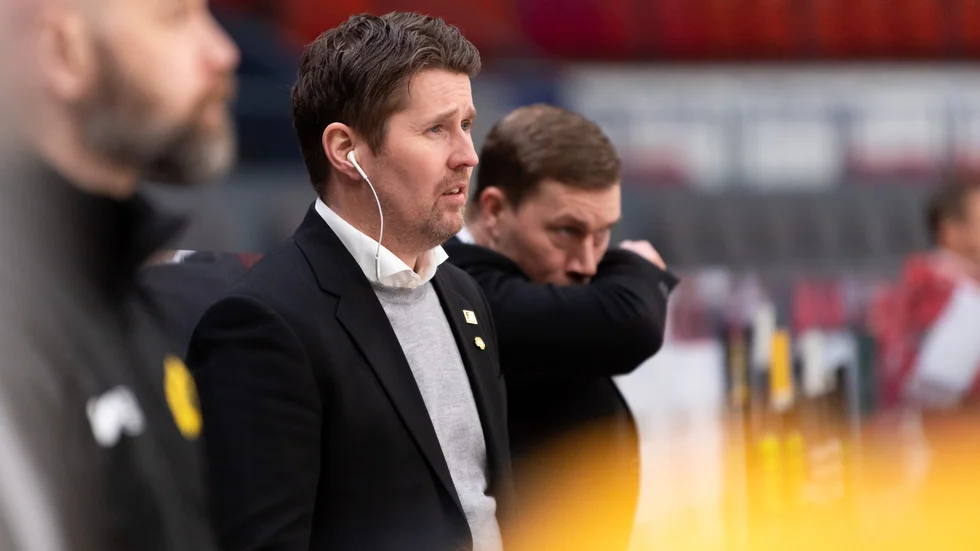 "Förhoppningsvis får vi betalt retroaktivt senare under den här matchserien", säger Stefan Klockare efter att Skellefteå AIK radat upp högklassiga chanser.