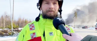 Räddningsledaren om branden: ”Efter 40 minuter var byggnaden nästan övertänd” • Det försöker man skydda nu 