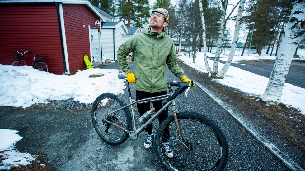 "Det jag vill förmedla är att det här kan drabba oss alla. Faran är långt ifrån över", varnar Olov Stenlund som längtar efter att orka cykla i naturen igen.