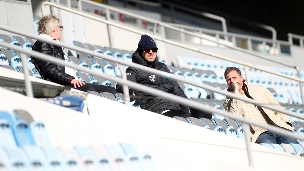 Stig Torbjörnsen, Rikard Norling och Patrik Jönsson planerar för ett scenario där ett par av lagets stjärnor kan lämna. Övriga namn i sportgruppen är Mathias Florén och Sakarias Mårdh.