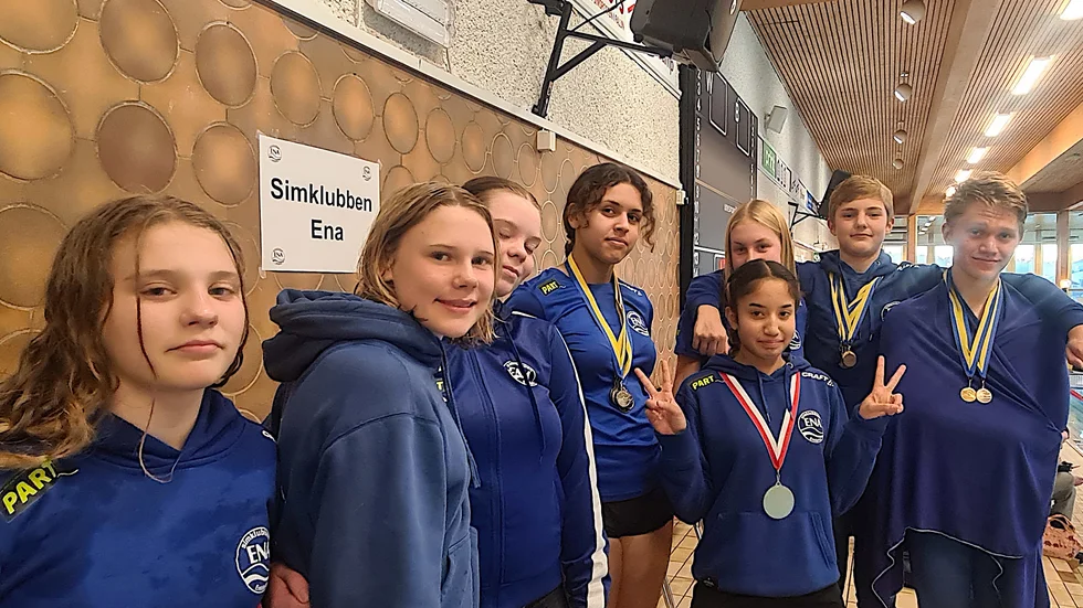 Ungdomar från SK Ena tog sammanlagt 19 medaljer vid tävlingarna i Falun.
