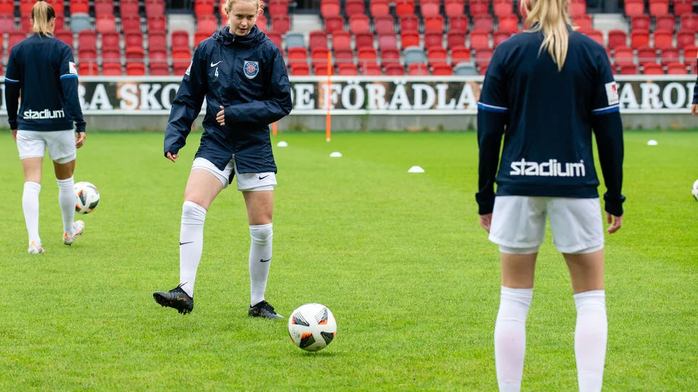 Uniteds mittback Emma Östlund möter till sitt gamla lag Örebro under söndagen på Tunavallen.