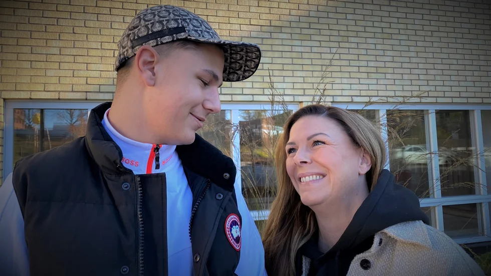 17-årige Sadi Alwani har precis tagit sig igenom sin sjukdom, Ewings sarkom. Han har haft sin mamma Madeleine Hedlund vid sin sida under tiden på Akademiska sjukhuset. "Nu ska jag satsa på att plugga så att jag kan jobba med VVS", säger han.