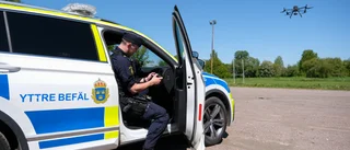 Följ med när polisen flyger över Ryds centrum