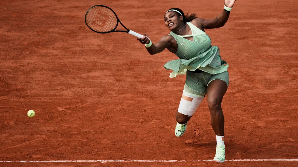 Serena Williams är utslagen i Franska mästerskapen.