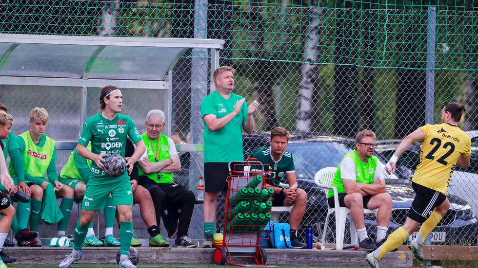 Nu står det klart en match mot Skellefteå skjut på framtiden. Bodens tränare Christian Samuelsson förklarar att man har stängt ned verksamheten.