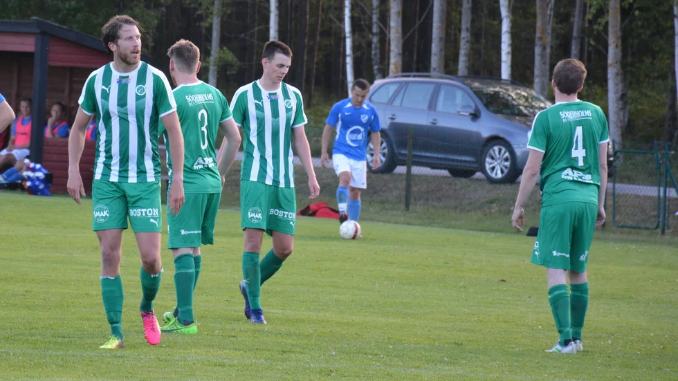 Anton Palmér, längst till vänster, var på målhumör i torsdagens seriepremiär mot Gunnebo.