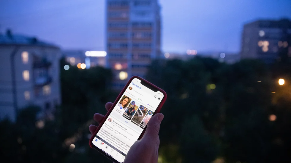 Sociala medier har blivit ett sätt för många ryssar att få oberoende information om kriget i Ukraina. Arkivbild från 2021.