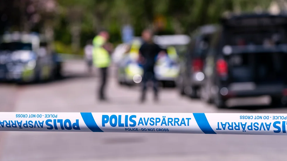 
Rån, misshandel och frihetsberövande. Det är misstankarna som är riktade mot en av gärningspersonerna.