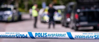 Två personer häktade efter tumultartad natt – åklagaren: "Målsägaren har blivit frihetsberövad, misshandlad och rånad"