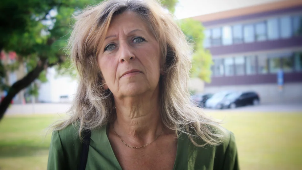 Mona Blomqvist har jobbat med äldre och dementa i Norrköping i 40 år och känner att den senaste tidens neddragningar är droppen. "Det går inte att göra ett bra jobb längre".