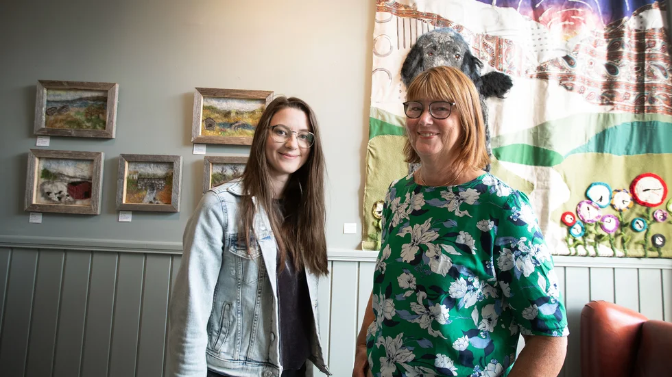 Alexandra Johansson och Else Granberg har tillsammans gjort utställningen "Inspired by nature". Den hänger på Piteå stadshotell under augusti månad.