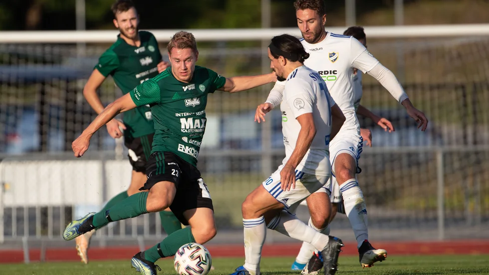 Kamp, men för få poäng och en placeing i bottenstriden. Ska allting vända för ESK i Upplandsderbyt mot GUSK? Se matchen live på Enavallen eller följ sändningen på eposten.se.