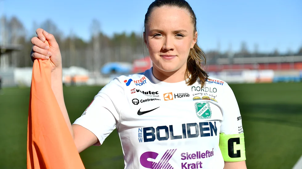 Wilma Stenman, med sju säsonger i Morön BK:s a-lag, är en av två lagkaptener i laget kommande säsong.