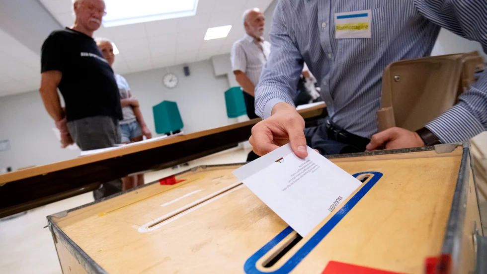 Det är dryga året kvar till nästa riksdagdsval, men insändarskribenten uppmanar oss att tänka efter redan nu.