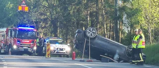 Bil voltade av väg 224: "Ska någon behöva dö innan det händer nåt?"