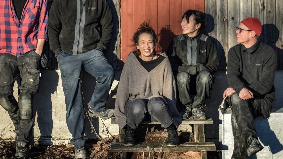 "Det är inte bara jag och Lukas som ligger bakom Ringvide utan vi har ett makalöst team som kämpar med oss dagligen", säger Leila Abd Alwaheb. På bilden syns, från vänster, Martijn Jansen, Ottar Gjendahlen, Leila Abd Alwaheb, Erika Kobayashi och Lukas Dahlén. 